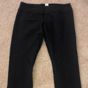 Black Ivivva cropped leggings